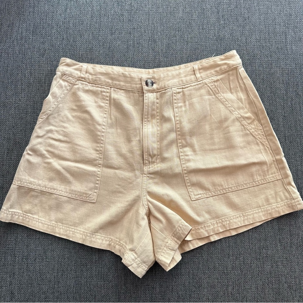Universal Thread Tan Cargo Shorts Relaxed Fit